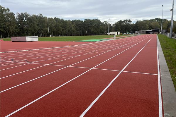 Renovatie atletiekpiste in PU - Sportinfrabouw NV